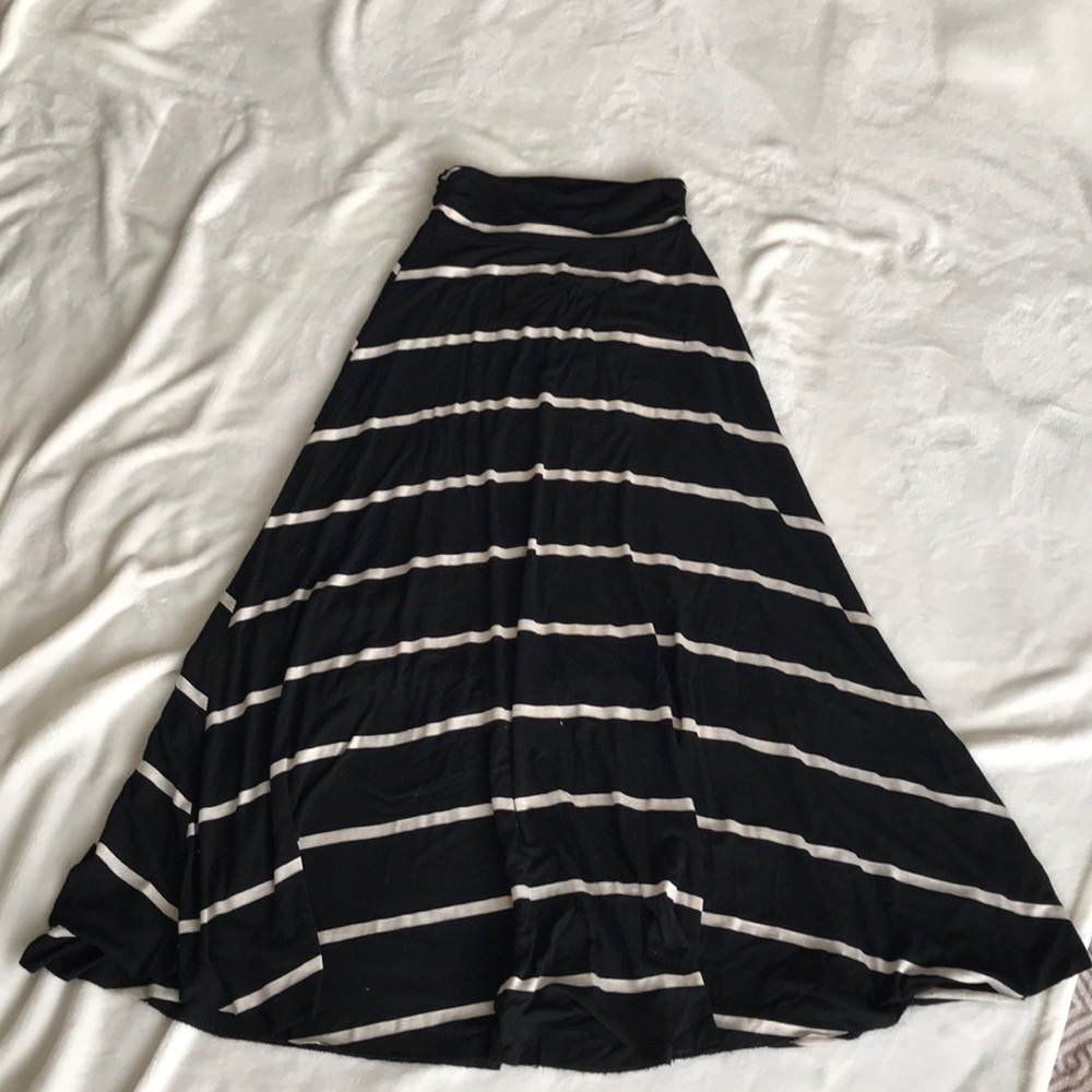 Black and white maxi skirt